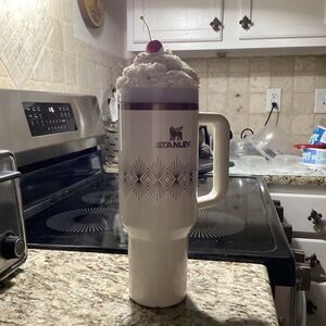 Stanley Cream Travel Mug with Pattern